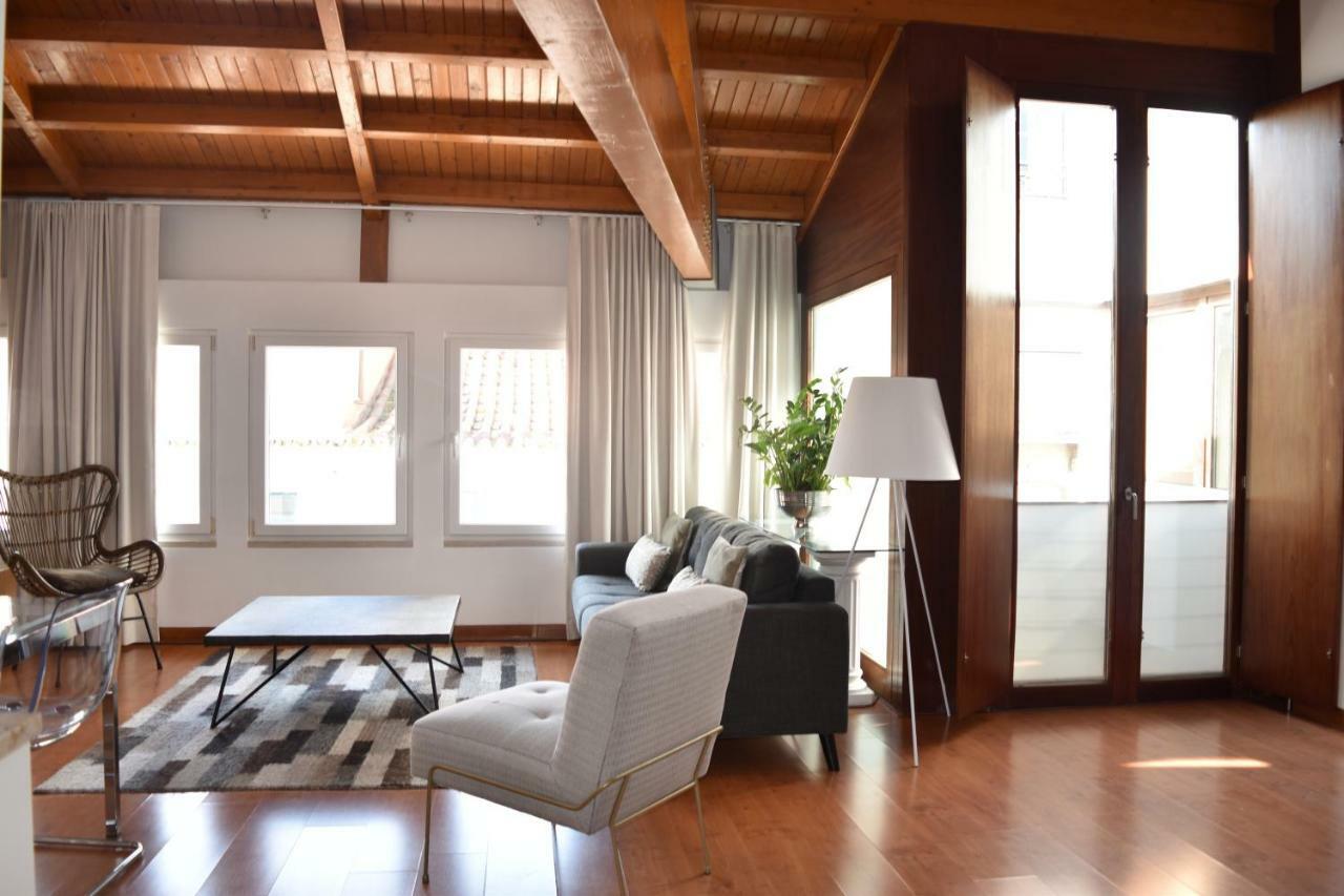 Architect-designed Loft In A Historic Hilltop Neighborhood * Lisboa